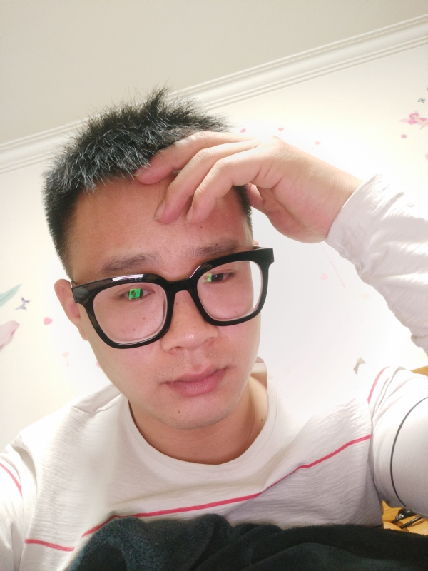 华灯初上的夜晚的第一张照片--长泰相亲网