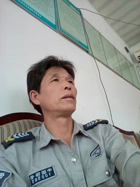 卧窗听雨的第一张照片--长泰相亲网