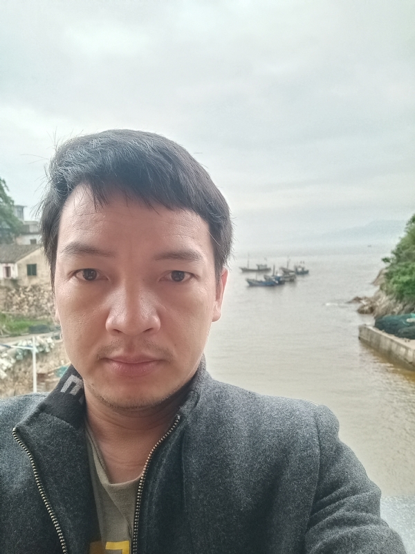 啊亮的第一张照片--长泰相亲网