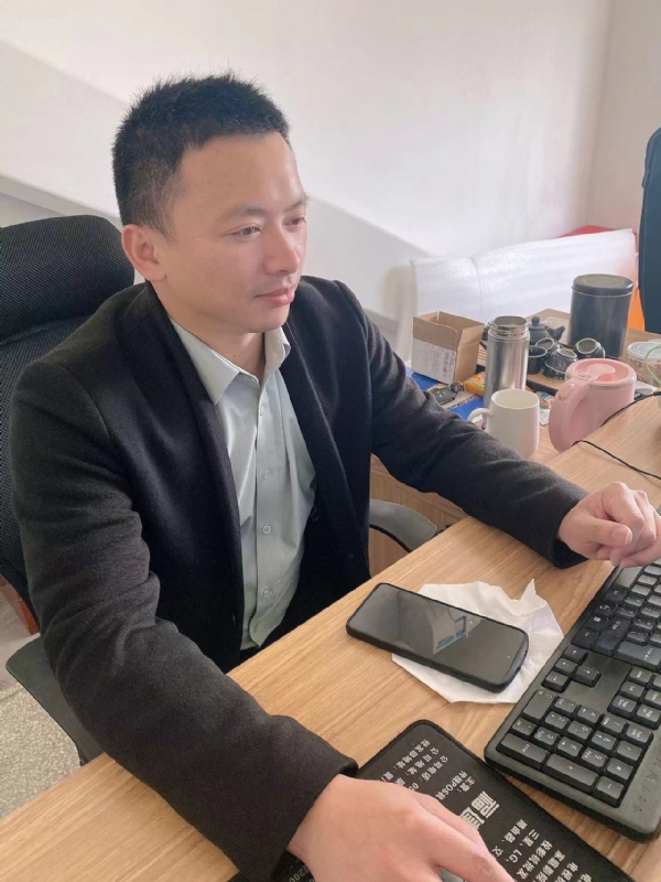 落叶知秋的第一张照片--长泰相亲网