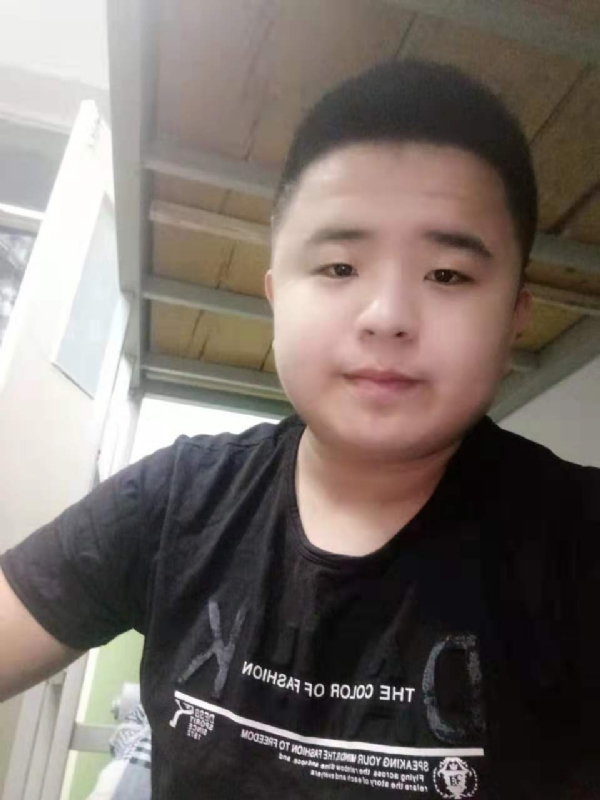 打小就爱淘气的第一张照片--长泰相亲网