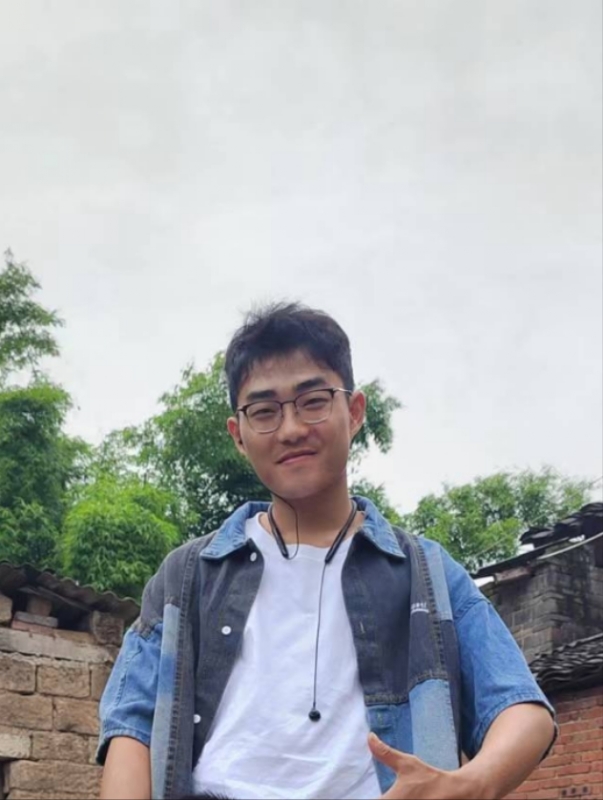 越努力越幸运的第一张照片--长泰相亲网