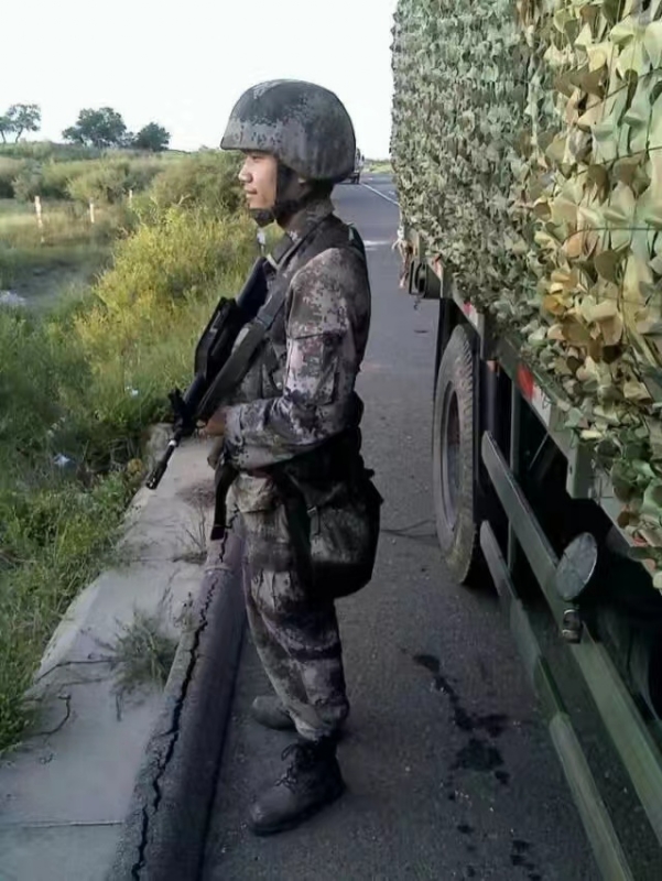 搬砖中的第一张照片--长泰相亲网
