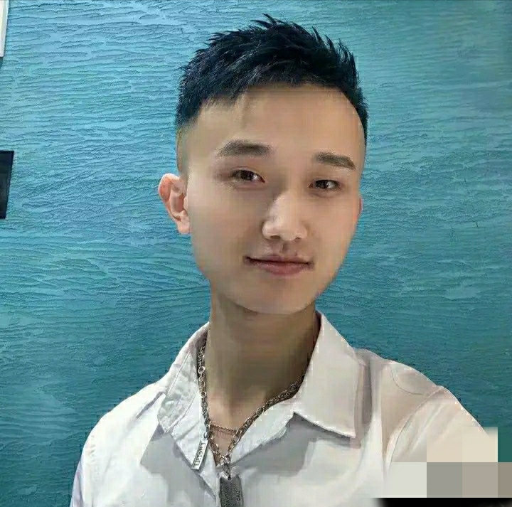 小哥哥的第一张照片--长泰相亲网