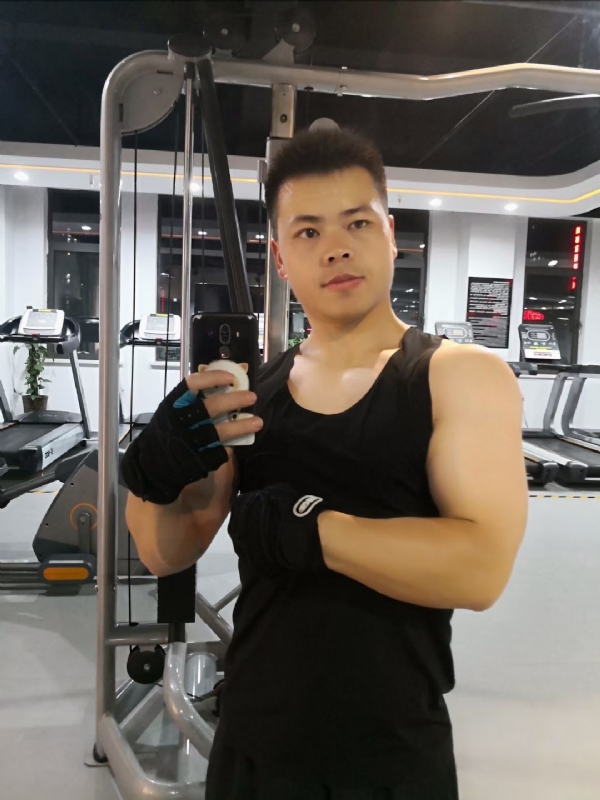 范迪塞尔的第二张照片--长泰相亲网